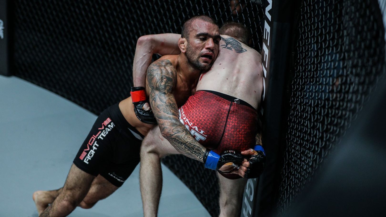 Cage cutting in MMA is how smart pressure fighters trap opponents with footwork, fence work and angles. Learn how it works, how to train it, and how to spot it.