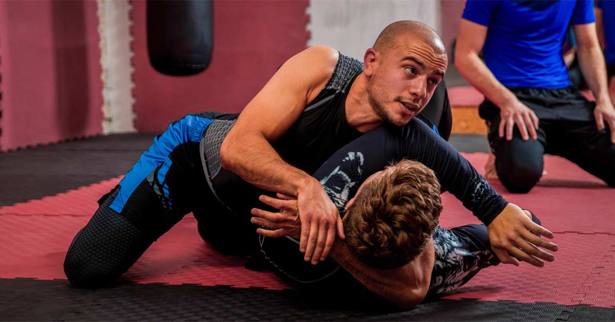 Explore the science of modern MMA training camps. Learn how elite fighters use periodization, data, and high-tech recovery to peak for the Octagon.